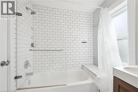 367 Victoria Street South Kitchener ON N2M 3A4