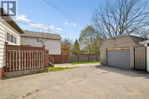 367 Victoria Street South Kitchener ON N2M 3A4