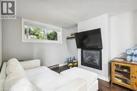 262 Patricia Avenue Kitchener ON N2M 1J9