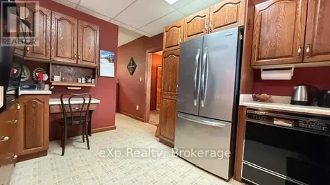 6 Cayley Street North Brockton ON N0G 2V0