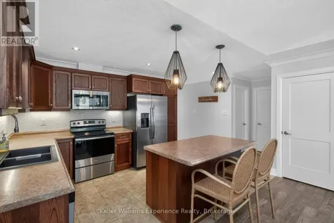 3 Chamberlain Crescent Penetanguishene ON L9M 0A5