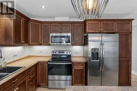 3 Chamberlain Crescent Penetanguishene ON L9M 0A5
