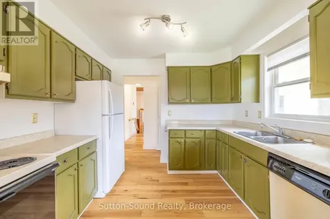 125 Paradise Bay Road Meaford ON N0H 1B0