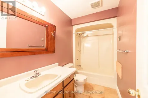 125 Paradise Bay Road Meaford ON N0H 1B0