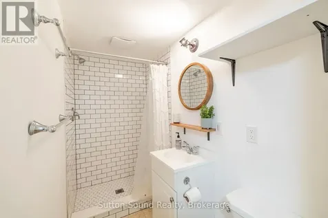 125 Paradise Bay Road Meaford ON N0H 1B0