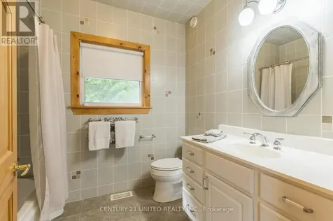 3069 Clear Lake Road West Selwyn ON K0L 2H0