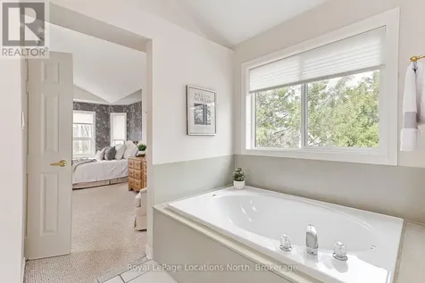 35 Barker Boulevard Collingwood ON L9Y 4W4