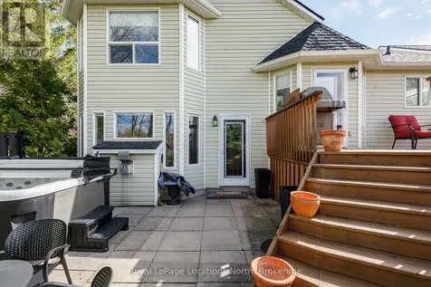 35 Barker Boulevard Collingwood ON L9Y 4W4