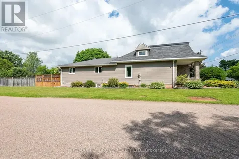560 Boundary Road East Laurentian Valley ON K8A 6M3