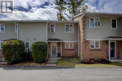 39 28th Street South Wasaga Beach ON L9Z 2E4