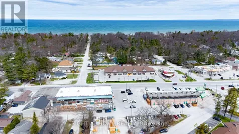 39 28th Street South Wasaga Beach ON L9Z 2E4