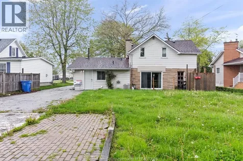 51 Balaclava Amherstburg ON N8V 2G5