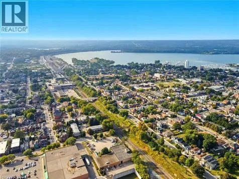 193 Elgin Street Hamilton ON L8L 4Y2