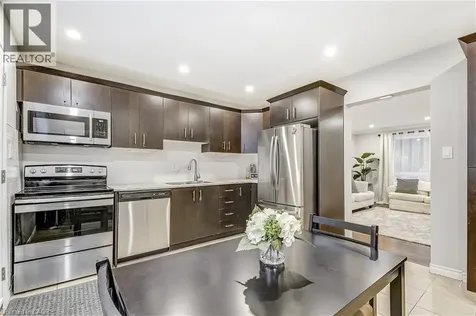132 Barlake Avenue Hamilton ON L8E 1H3