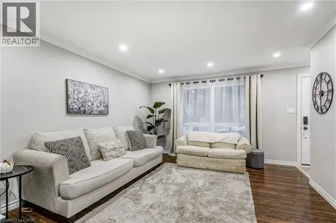 132 Barlake Avenue Hamilton ON L8E 1H3