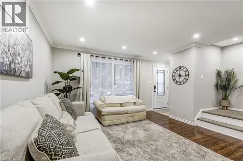 132 Barlake Avenue Hamilton ON L8E 1H3