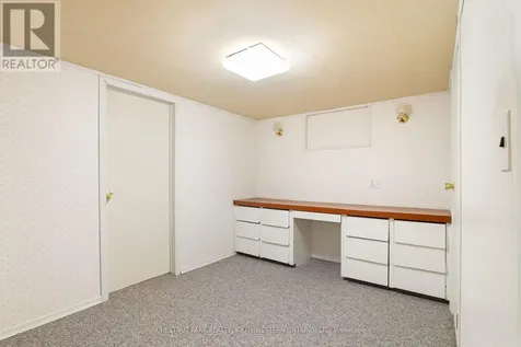 24 Grand Hill Drive Kitchener ON N2P 2E4