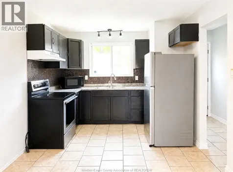 3057 Meadowbrook Lane Windsor ON N8T 3C5