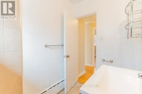 543 Kirkwood Avenue Ottawa ON K1Z 5X2