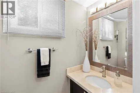 2272 Mowat Avenue Oakville ON L6H 5L8