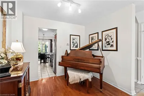 2272 Mowat Avenue Oakville ON L6H 5L8