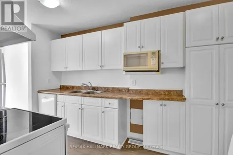 338 Stone Quarry Private Ottawa ON K1K 3Y2