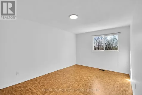 338 Stone Quarry Private Ottawa ON K1K 3Y2