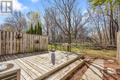 338 Stone Quarry Private Ottawa ON K1K 3Y2