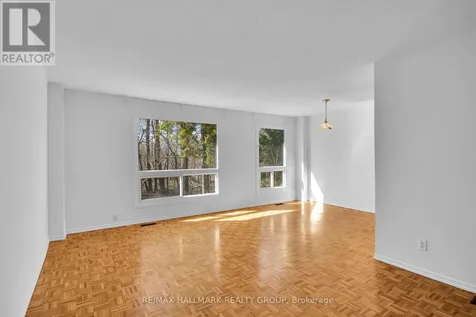 338 Stone Quarry Private Ottawa ON K1K 3Y2