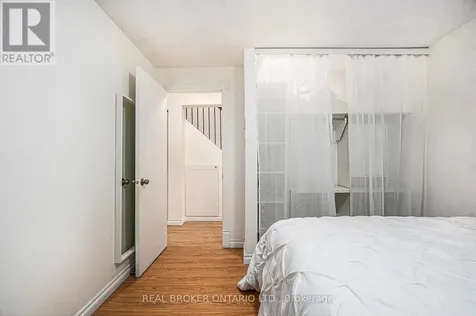 1204 Shillington Avenue Ottawa ON K1Z 7Z4