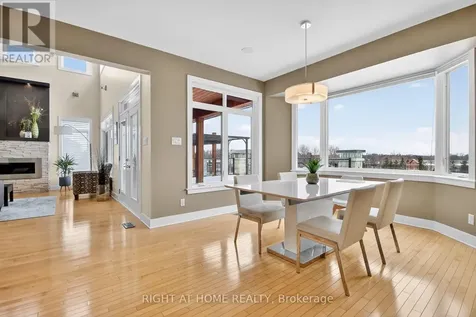 105 Ravenview Way Ottawa ON K2W 0E2