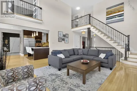 105 Ravenview Way Ottawa ON K2W 0E2