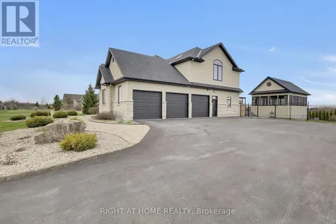 105 Ravenview Way Ottawa ON K2W 0E2