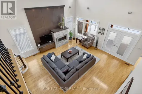 105 Ravenview Way Ottawa ON K2W 0E2