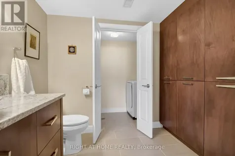 105 Ravenview Way Ottawa ON K2W 0E2