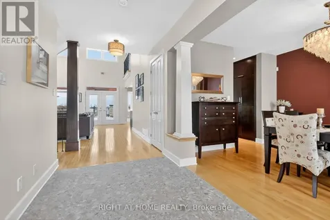 105 Ravenview Way Ottawa ON K2W 0E2