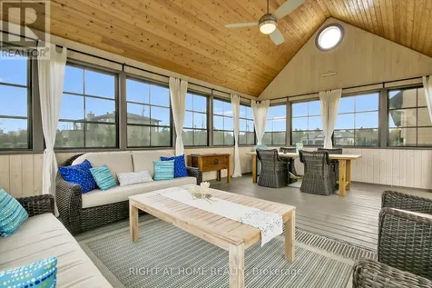 105 Ravenview Way Ottawa ON K2W 0E2