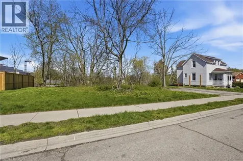 15 Robinson Street North Grimsby ON L3M 3C8