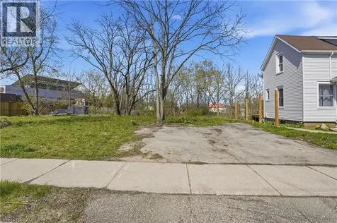 15 Robinson Street North Grimsby ON L3M 3C8