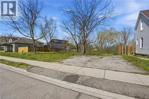 15 Robinson Street North Grimsby ON L3M 3C8