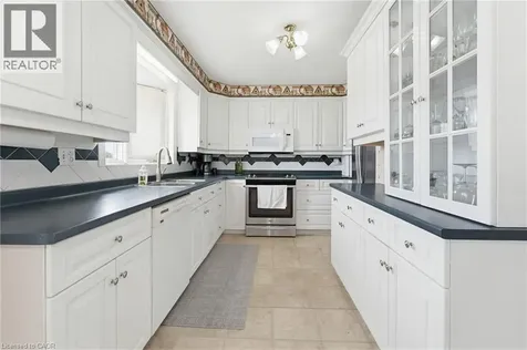 516 Mud Street East Hamilton ON L8J 3C7