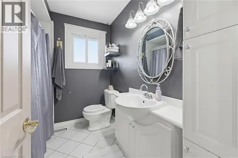 516 Mud Street East Hamilton ON L8J 3C7