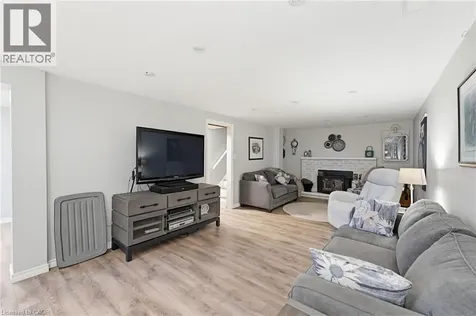 516 Mud Street East Hamilton ON L8J 3C7