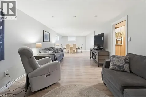 516 Mud Street East Hamilton ON L8J 3C7