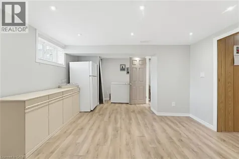 516 Mud Street East Hamilton ON L8J 3C7