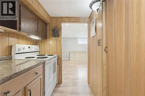 516 Mud Street East Hamilton ON L8J 3C7