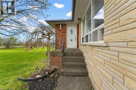 516 Mud Street East Hamilton ON L8J 3C7