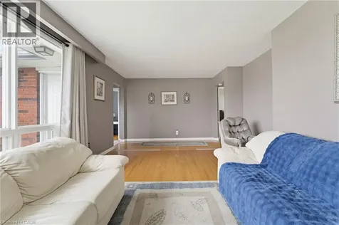 516 Mud Street East Hamilton ON L8J 3C7
