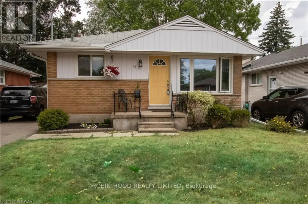 40 Winslow Drive Kitchener ON N2M 3E1