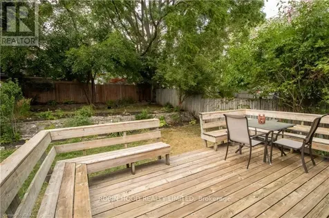 40 Winslow Drive Kitchener ON N2M 3E1